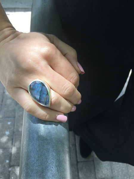 Modern Paisley Cocktail Ring Labradorite